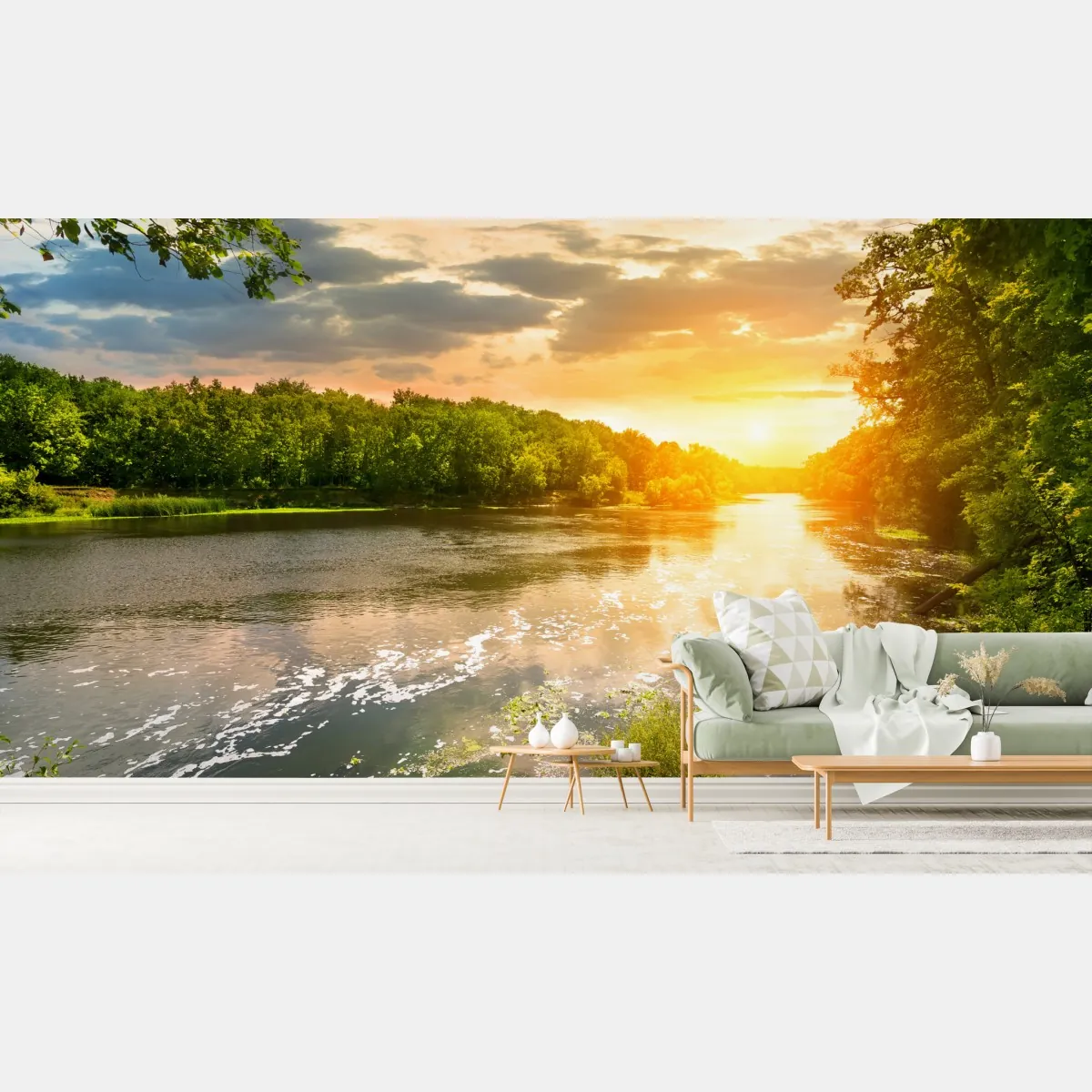 Fototapeta spokojny zachód słońca nad rzeką i zielonym lasem – Wallissimo® Fototapeta spokojny zachód słońca nad rzeką i zielonym lasem – Wallissimo®