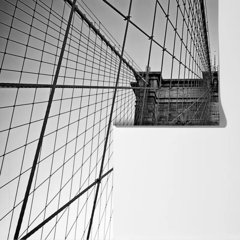 Fototapeta symetryczny most wiszący w czerni i bieli – Wallissimo® Fototapeta symetryczny most wiszący w czerni i bieli – Wallissimo®