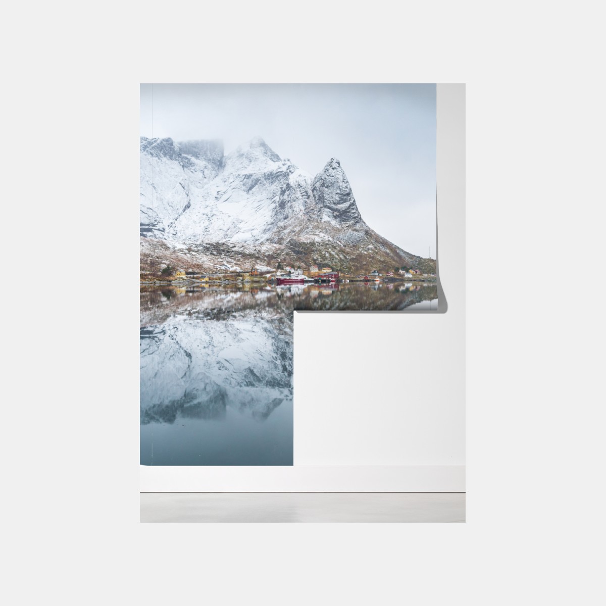 Fototapeta spokojna panorama górskiego fiordu – Wallissimo® Fototapeta spokojna panorama górskiego fiordu – Wallissimo®