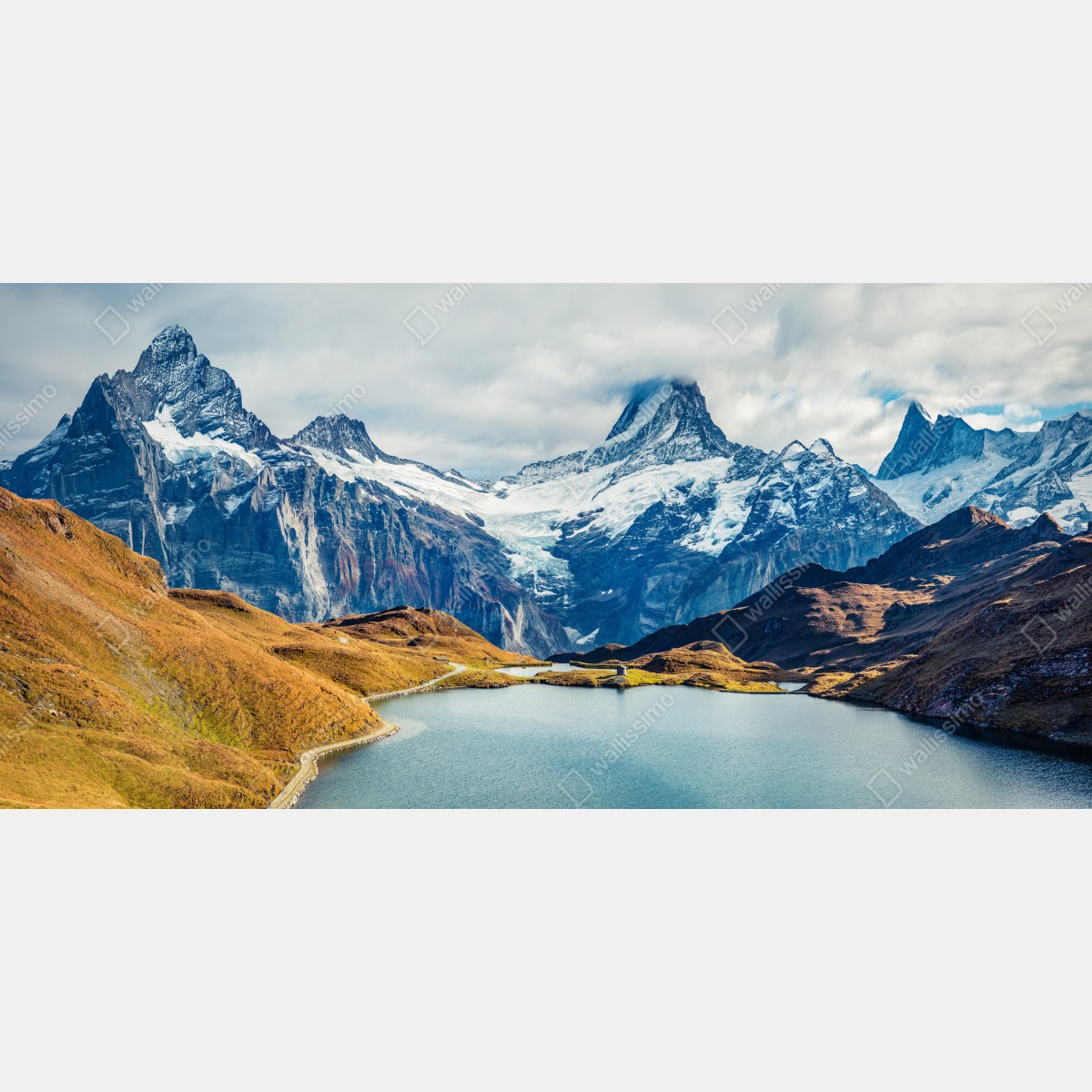 Fototapeta poranek nad jeziorem Bachalp, Alpy Szwajcarskie – Wallissimo® Fototapeta poranek nad jeziorem Bachalp, Alpy Szwajcarskie – Wallissimo®