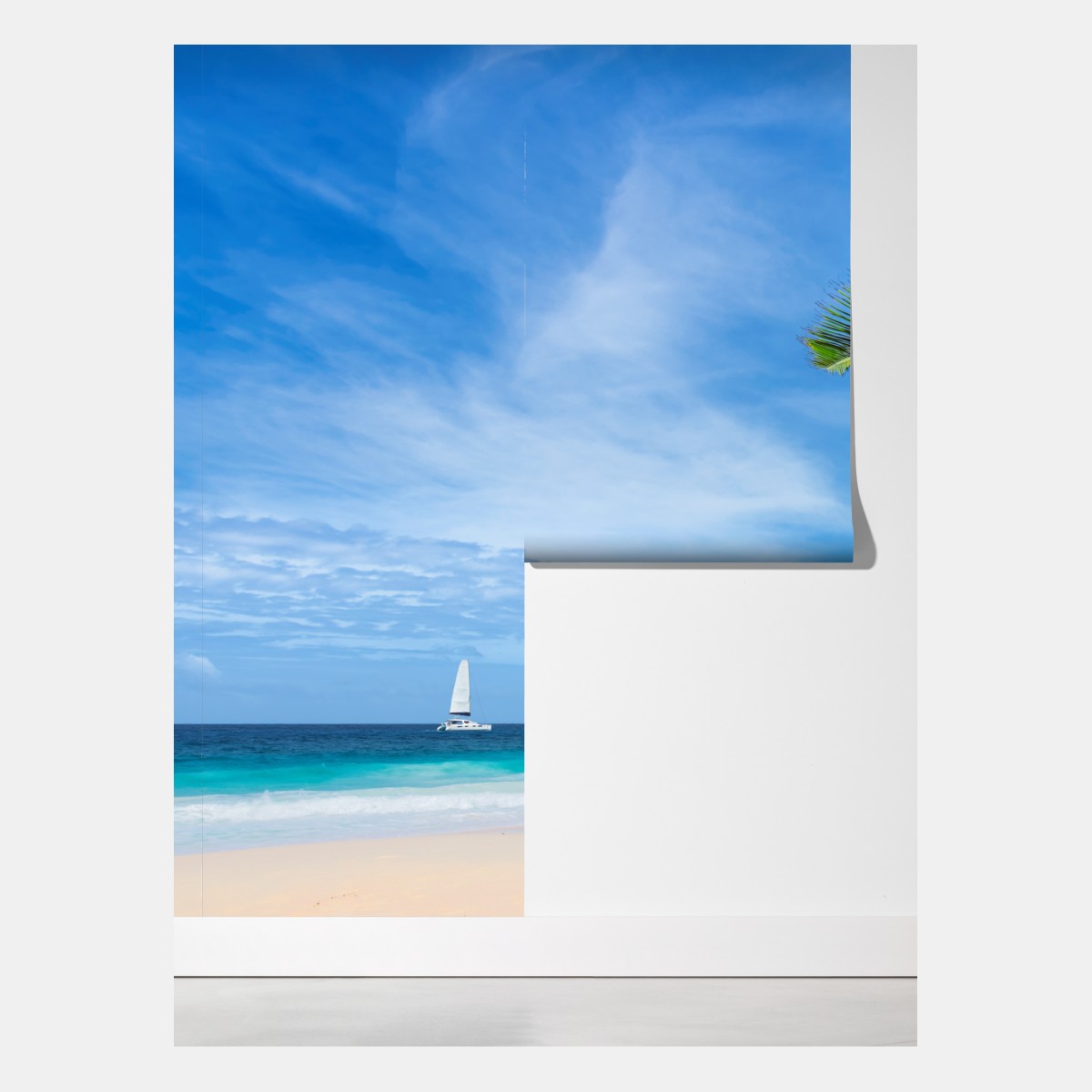 Fototapeta tropikalna plaża z palmami i żaglówką – Wallissimo® Fototapeta tropikalna plaża z palmami i żaglówką – Wallissimo®