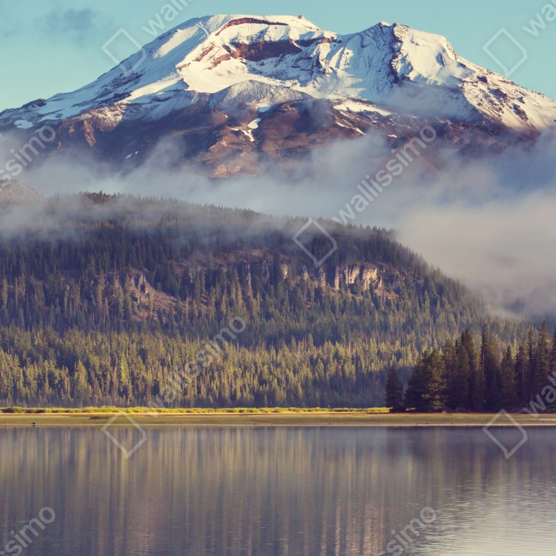 Fototapeta spokojne górskie jezioro w Oregonie – Wallissimo® Fototapeta spokojne górskie jezioro w Oregonie – Wallissimo®