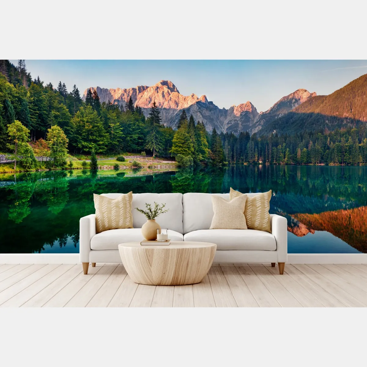 Fototapeta spokojny poranek nad jeziorem Fusine, Alpy Julijskie – Wallissimo® Fototapeta spokojny poranek nad jeziorem Fusine, Alpy Julijskie – Wallissimo®