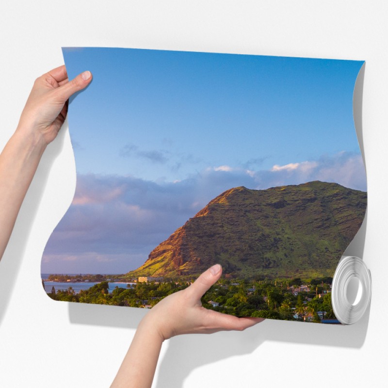 Fototapeta panorama plaży o zachodzie słońca z górami tropikalnymi – Wallissimo® Fototapeta panorama plaży o zachodzie słońca z górami tropikalnymi – Wallissimo®