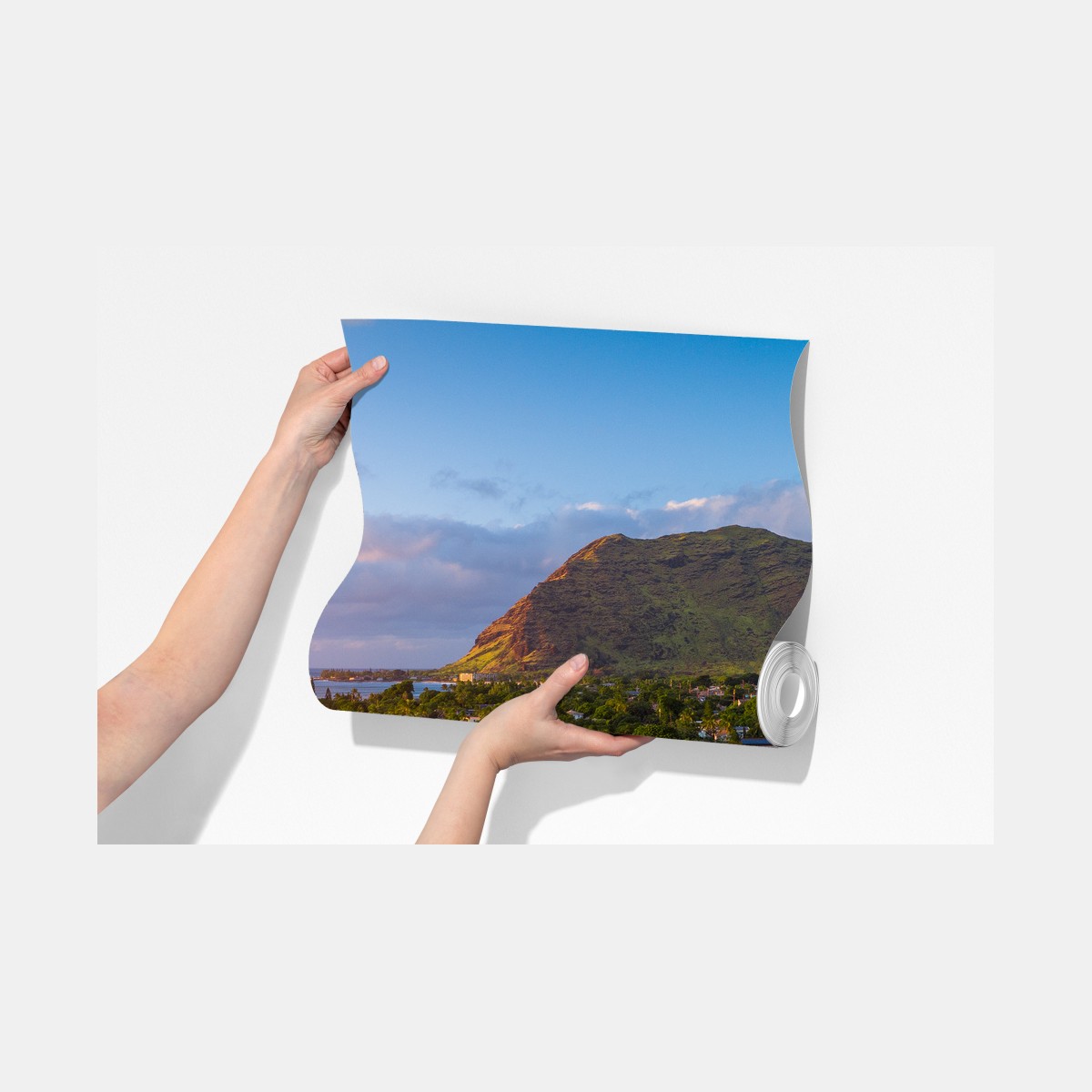 Fototapeta panorama plaży o zachodzie słońca z górami tropikalnymi – Wallissimo® Fototapeta panorama plaży o zachodzie słońca z górami tropikalnymi – Wallissimo®