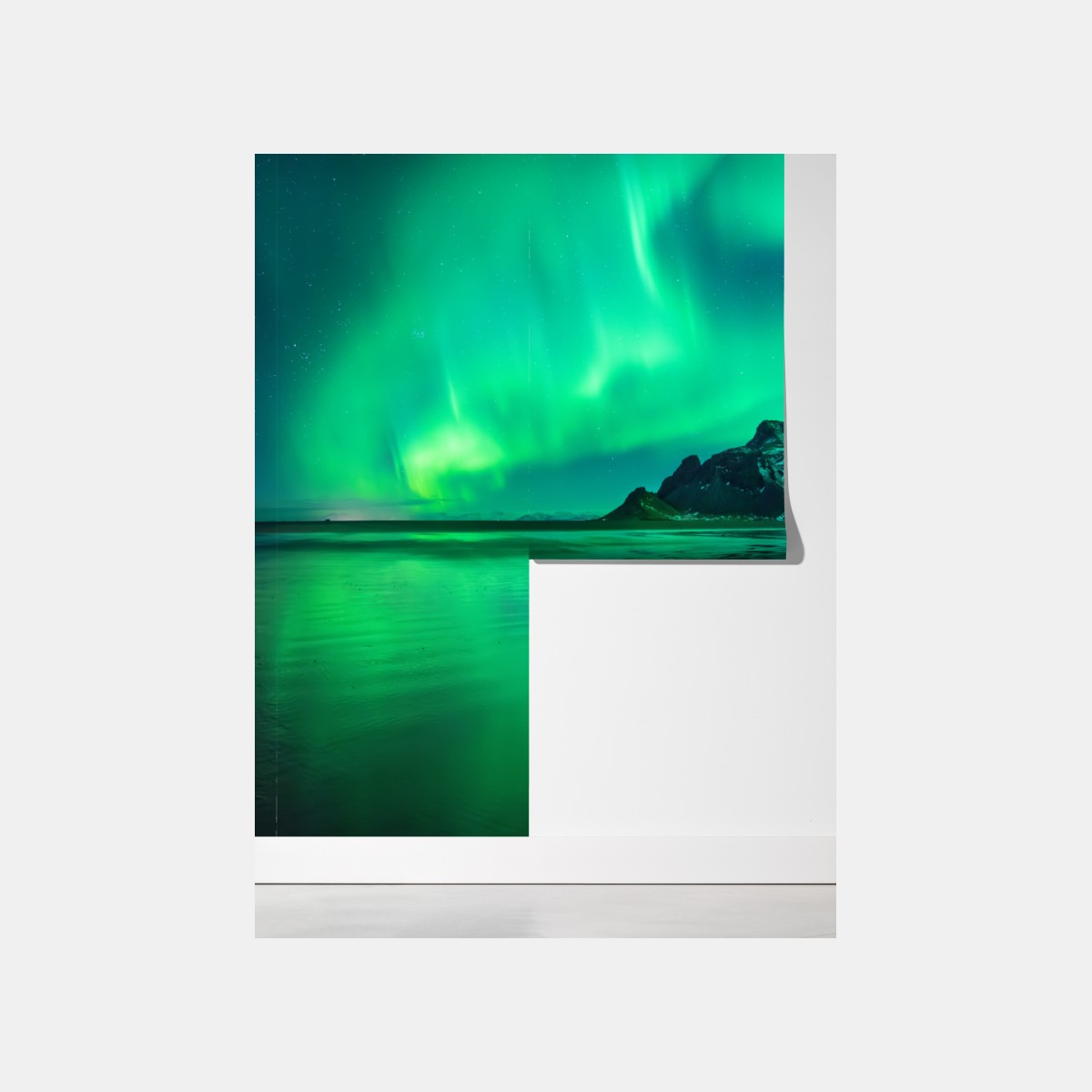 Fototapeta zorza nad Vestrahornem, Stokksnes – Wallissimo® Fototapeta zorza nad Vestrahornem, Stokksnes – Wallissimo®