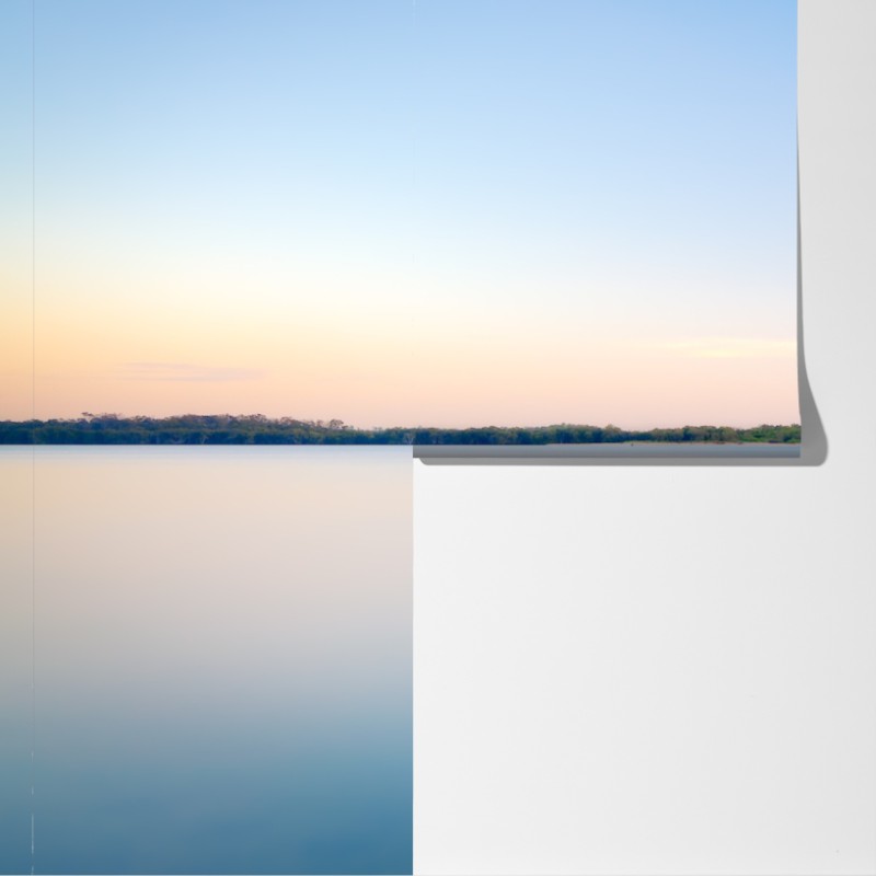 Fototapeta samotne drzewo nad spokojnym jeziorem – Wallissimo® Fototapeta samotne drzewo nad spokojnym jeziorem – Wallissimo®