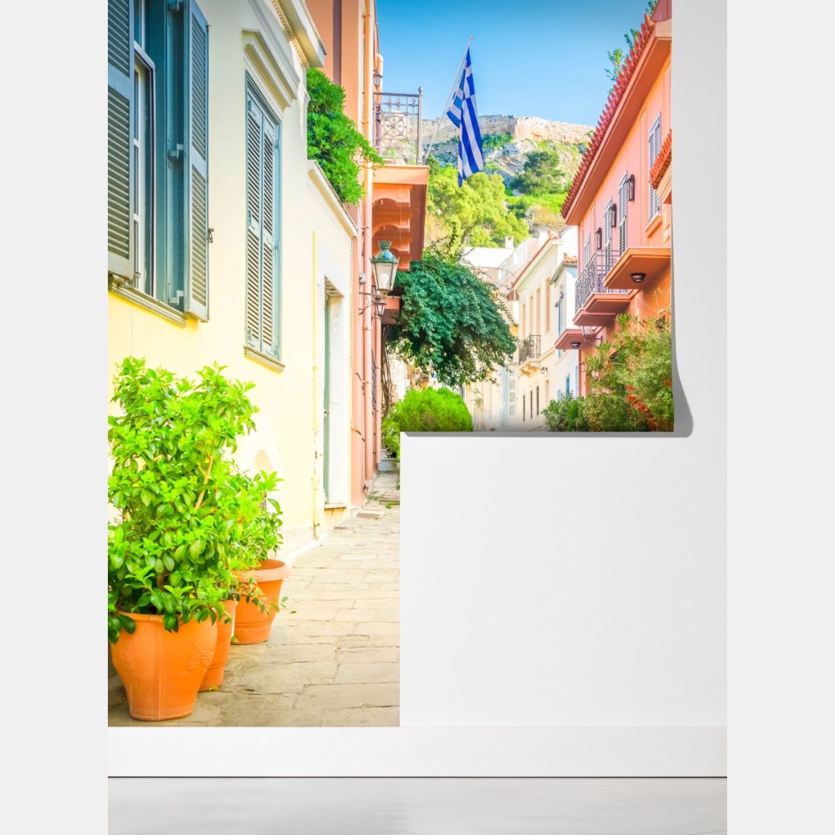 Fototapeta słoneczna grecka uliczka z bougainvilleą – Wallissimo® Fototapeta słoneczna grecka uliczka z bougainvilleą – Wallissimo®