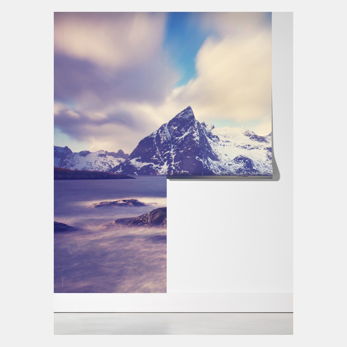 Fototapeta górski nadmorski krajobraz z czerwonymi domkami – Wallissimo® Fototapeta górski nadmorski krajobraz z czerwonymi domkami – Wallissimo®