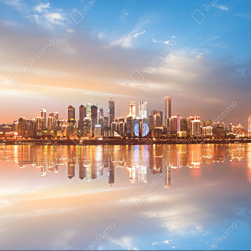 Fototapeta panorama miasta odbita w wodzie o zmierzchu – Wallissimo® Fototapeta panorama miasta odbita w wodzie o zmierzchu – Wallissimo®