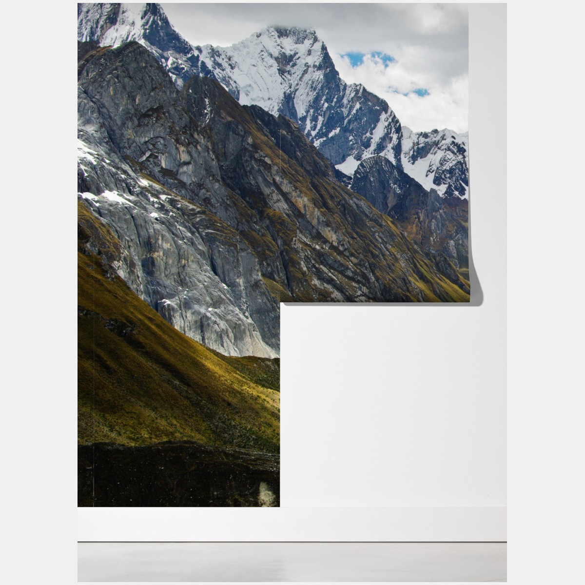 Fototapeta turkusowe jezioro u stóp zaśnieżonych szczytów – Wallissimo® Fototapeta turkusowe jezioro u stóp zaśnieżonych szczytów – Wallissimo®