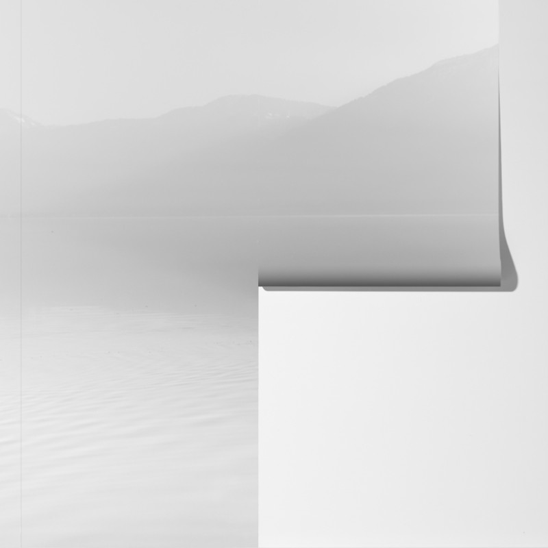 Fototapeta samotny wioślarz na mglistym jeziorze – Wallissimo® Fototapeta samotny wioślarz na mglistym jeziorze – Wallissimo®