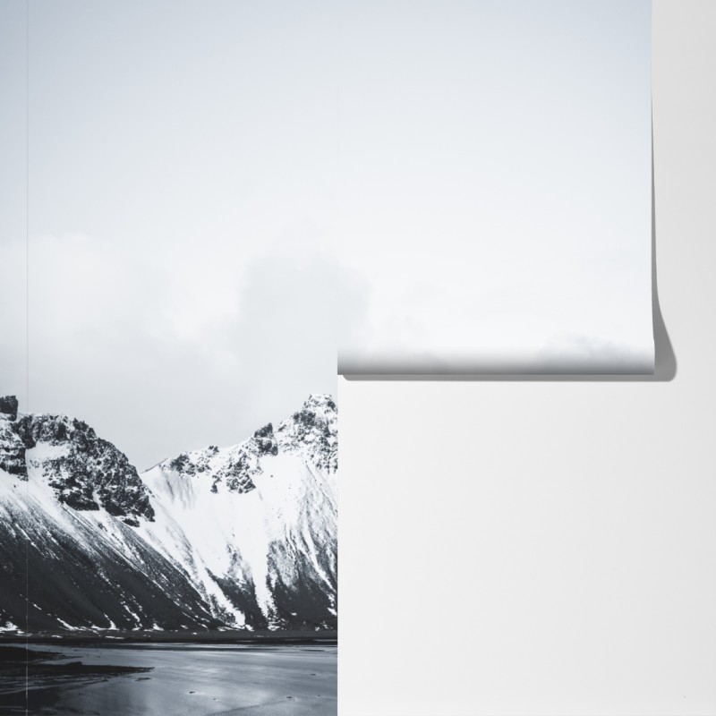 Fototapeta spokojny ośnieżony krajobraz górski nad morzem – Wallissimo® Fototapeta spokojny ośnieżony krajobraz górski nad morzem – Wallissimo®