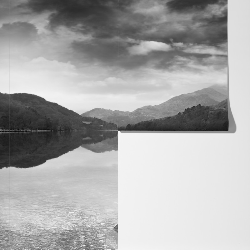 Fototapeta spokojne jezioro z górskim odbiciem – Wallissimo® Fototapeta spokojne jezioro z górskim odbiciem – Wallissimo®