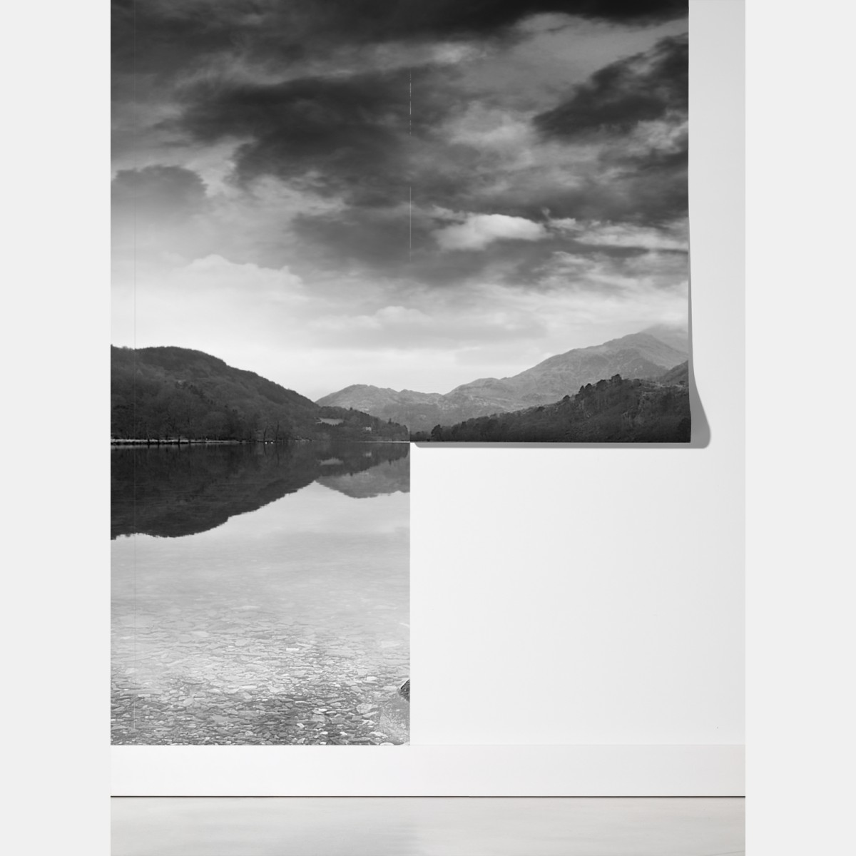 Fototapeta spokojne jezioro z górskim odbiciem – Wallissimo® Fototapeta spokojne jezioro z górskim odbiciem – Wallissimo®