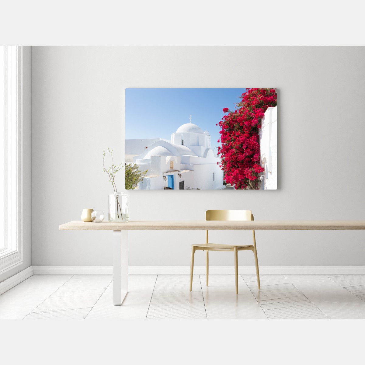 Obraz na płótnie słoneczna ulica wyspy z bujną bugenwillą – Wallissimo® Obraz na płótnie słoneczna ulica wyspy z bujną bugenwillą – Wallissimo®