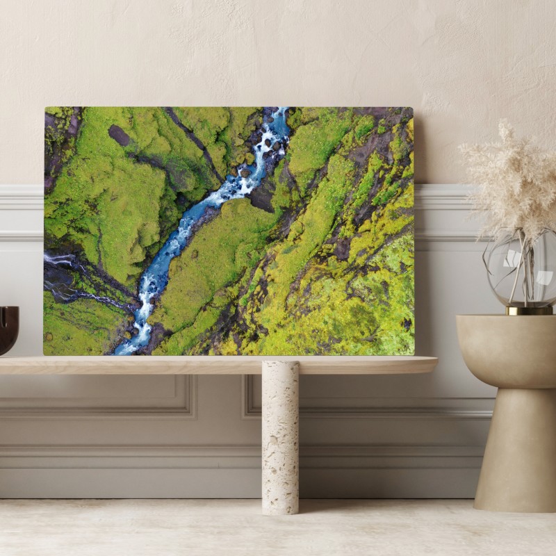 Obraz na płótnie rzeka z lotu ptaka w mchem porośniętym wąwozie – Wallissimo® Obraz na płótnie rzeka z lotu ptaka w mchem porośniętym wąwozie – Wallissimo®