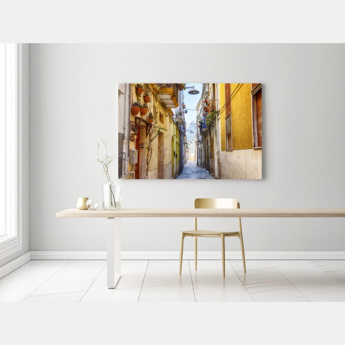 Obraz na płótnie słoneczna uliczka w Brindisi – Wallissimo® Obraz na płótnie słoneczna uliczka w Brindisi – Wallissimo®