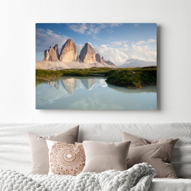 Obraz na płótnie słoneczne alpejskie szczyty odbite w spokojnym jeziorze – Wallissimo® Obraz na płótnie słoneczne alpejskie szczyty odbite w spokojnym jeziorze – Wallissimo®
