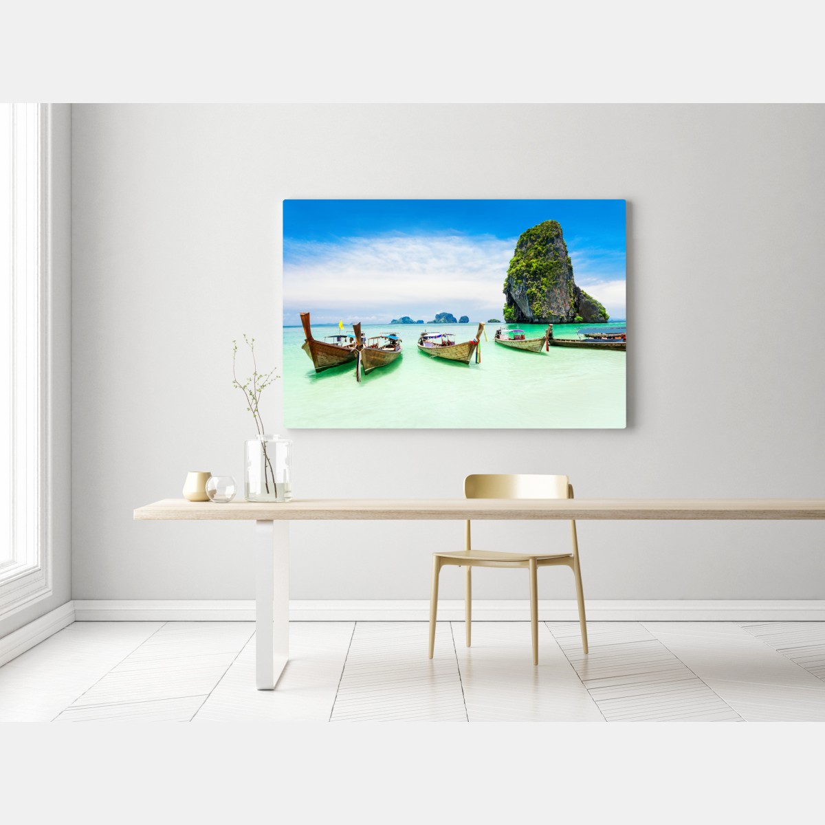 Obraz na płótnie tropikalne łodzie longtail na turkusowej plaży – Wallissimo® Obraz na płótnie tropikalne łodzie longtail na turkusowej plaży – Wallissimo®