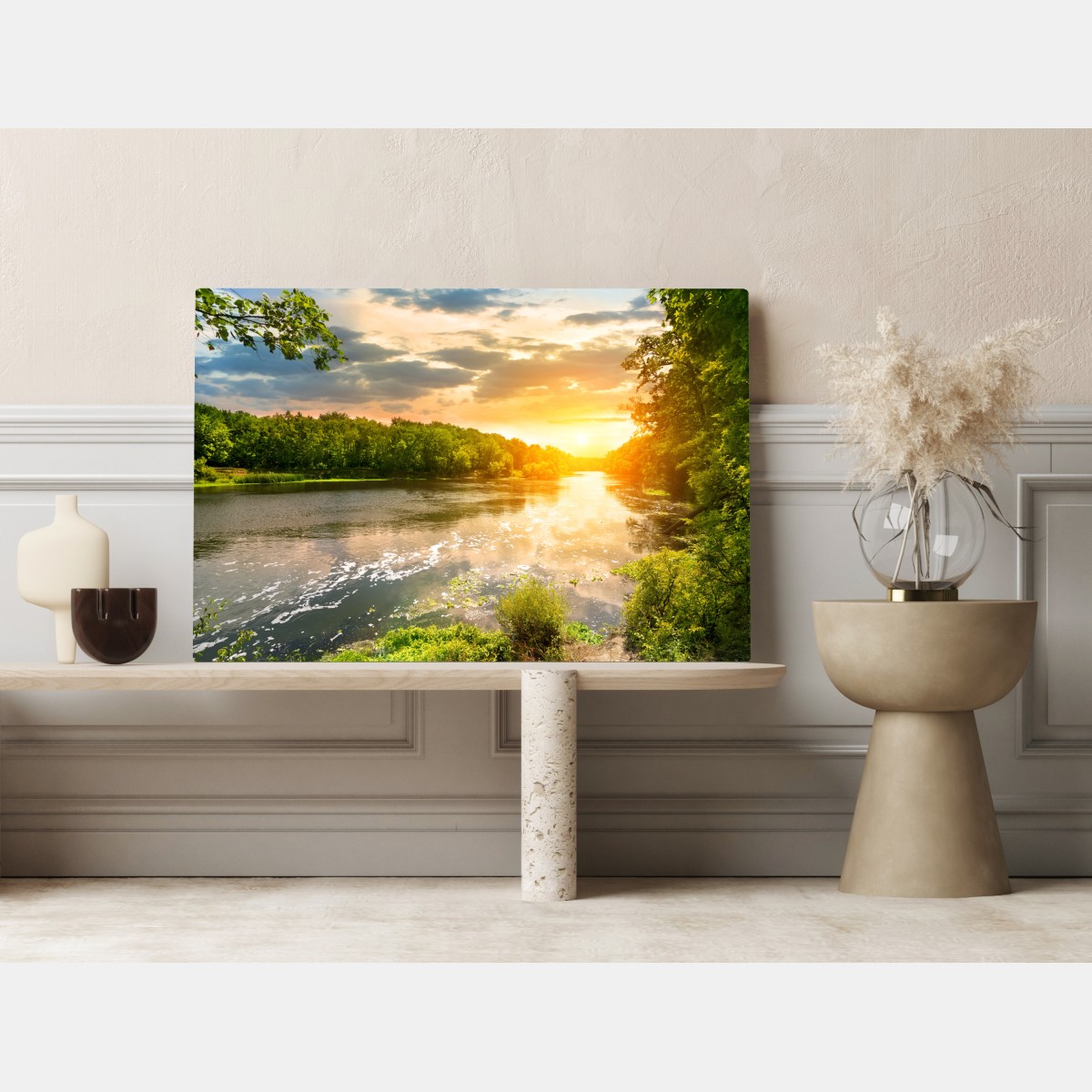 Obraz na płótnie spokojny zachód słońca nad rzeką i zielonym lasem – Wallissimo® Obraz na płótnie spokojny zachód słońca nad rzeką i zielonym lasem – Wallissimo®