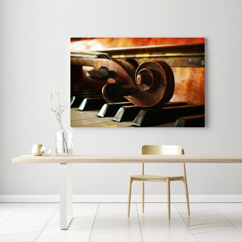 Obraz na płótnie zabytkowa główka skrzypiec na klawiszach fortepianu – Wallissimo® Obraz na płótnie zabytkowa główka skrzypiec na klawiszach fortepianu – Wallissimo®