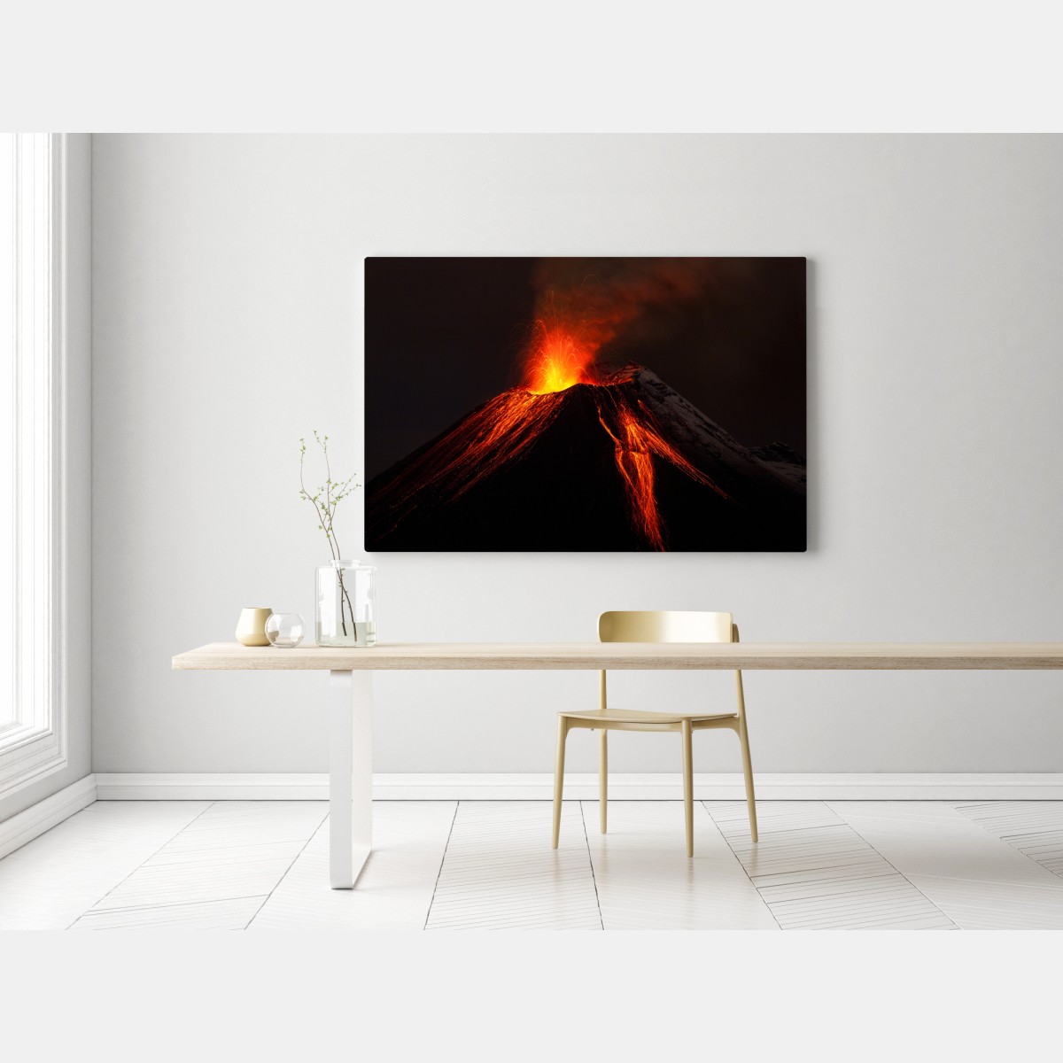 Obraz na płótnie płonący wulkan nocą – Wallissimo® Obraz na płótnie płonący wulkan nocą – Wallissimo®