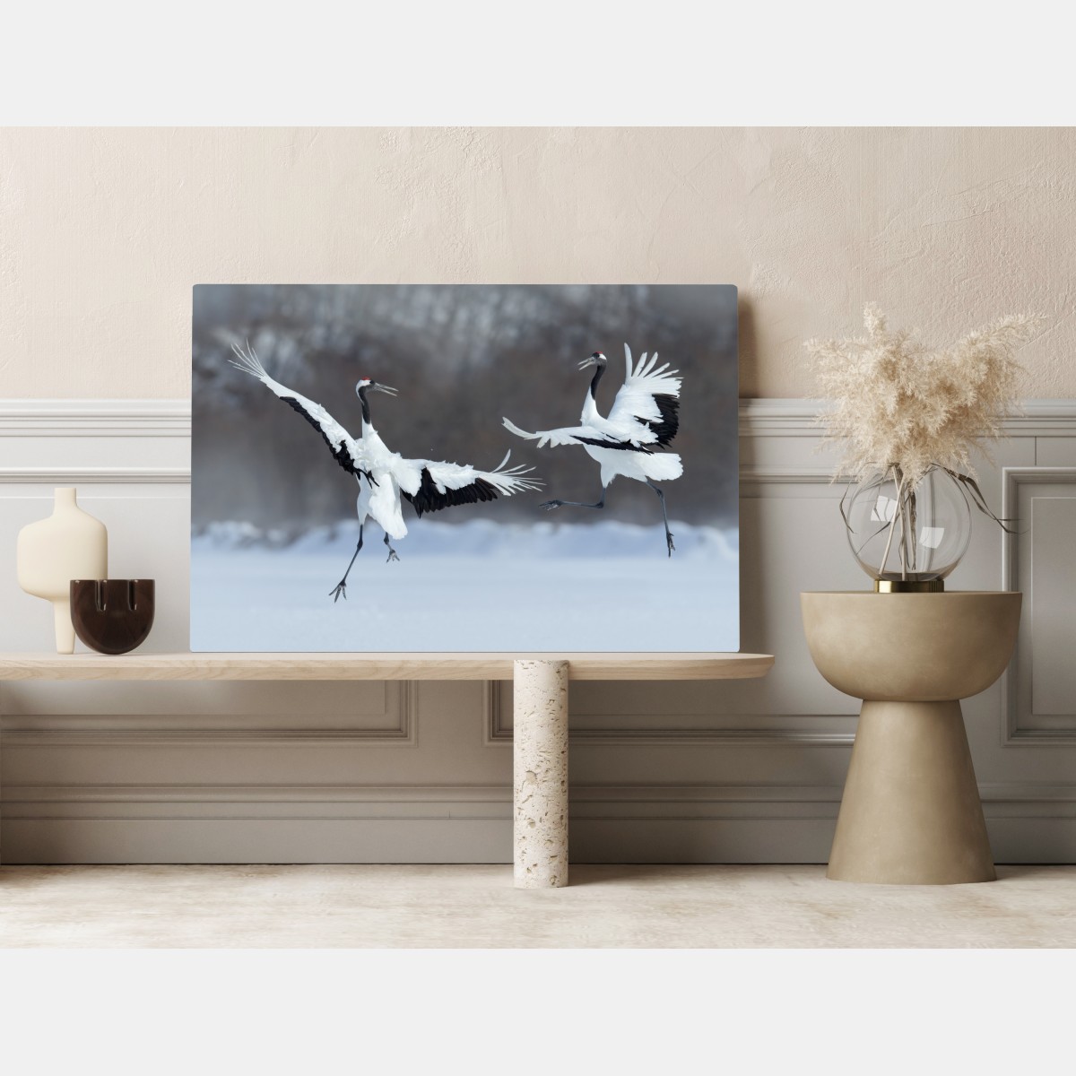 Obraz na płótnie tańczące żurawie koroniaste na śniegu, Hokkaido – Wallissimo® Obraz na płótnie tańczące żurawie koroniaste na śniegu, Hokkaido – Wallissimo®