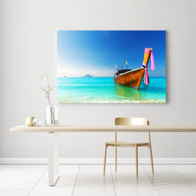 Obraz na płótnie długa łódź na turkusowej plaży, Morze Andamańskie – Wallissimo® Obraz na płótnie długa łódź na turkusowej plaży, Morze Andamańskie – Wallissimo®