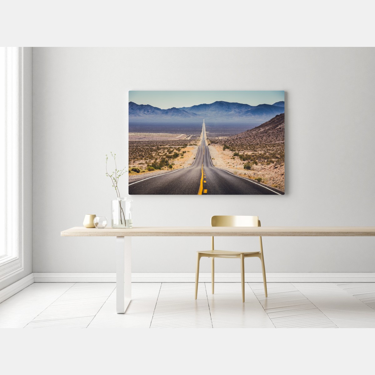 Obraz na płótnie niekończąca się droga przez pustynię do gór – Wallissimo® Obraz na płótnie niekończąca się droga przez pustynię do gór – Wallissimo®