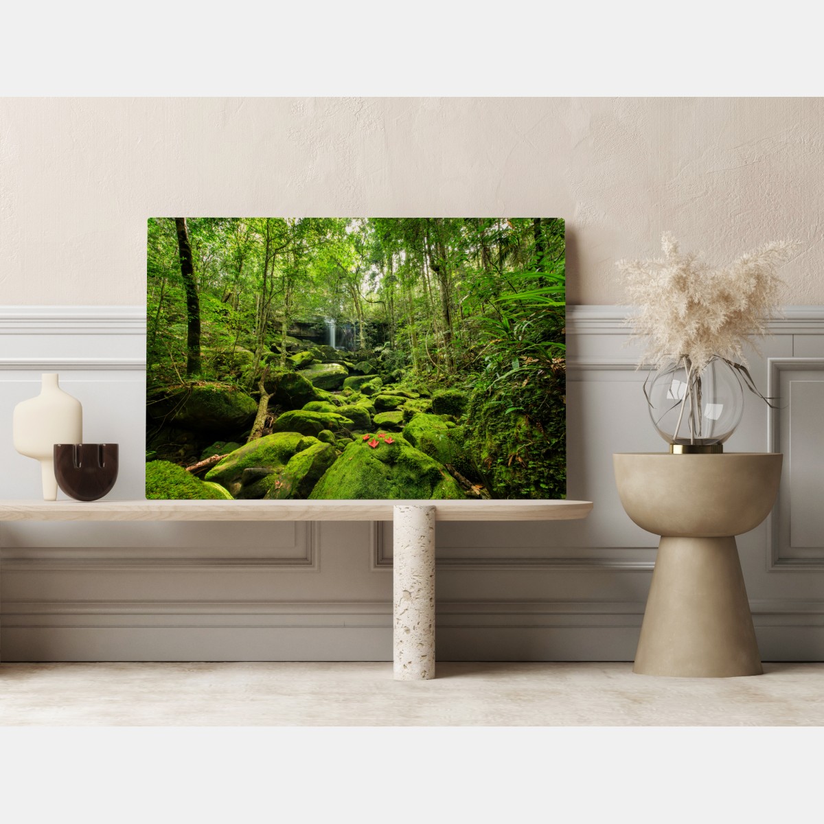 Obraz na płótnie bujny mech i wodospad w tropikalnym lesie – Wallissimo® Obraz na płótnie bujny mech i wodospad w tropikalnym lesie – Wallissimo®