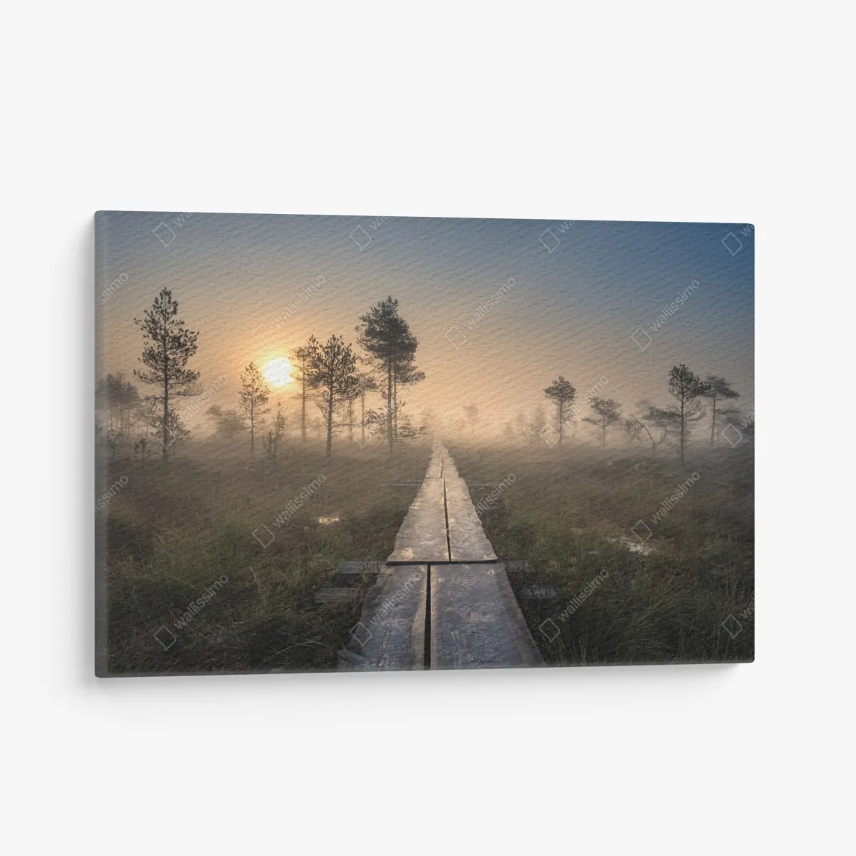 Obraz na płótnie mglisty wschód słońca nad drewnianą kładką – Wallissimo® Obraz na płótnie mglisty wschód słońca nad drewnianą kładką – Wallissimo®