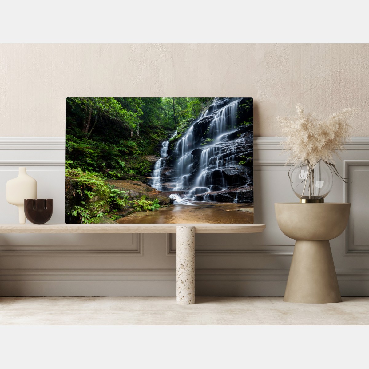 Obraz na płótnie spokojny wodospad w lesie – Wallissimo® Obraz na płótnie spokojny wodospad w lesie – Wallissimo®