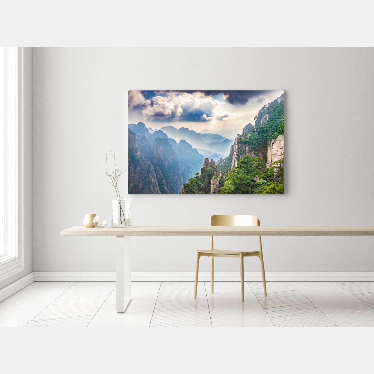 Obraz na płótnie mglista sceneria górskich klifów z promieniami słońca – Wallissimo® Obraz na płótnie mglista sceneria górskich klifów z promieniami słońca – Wallissimo®