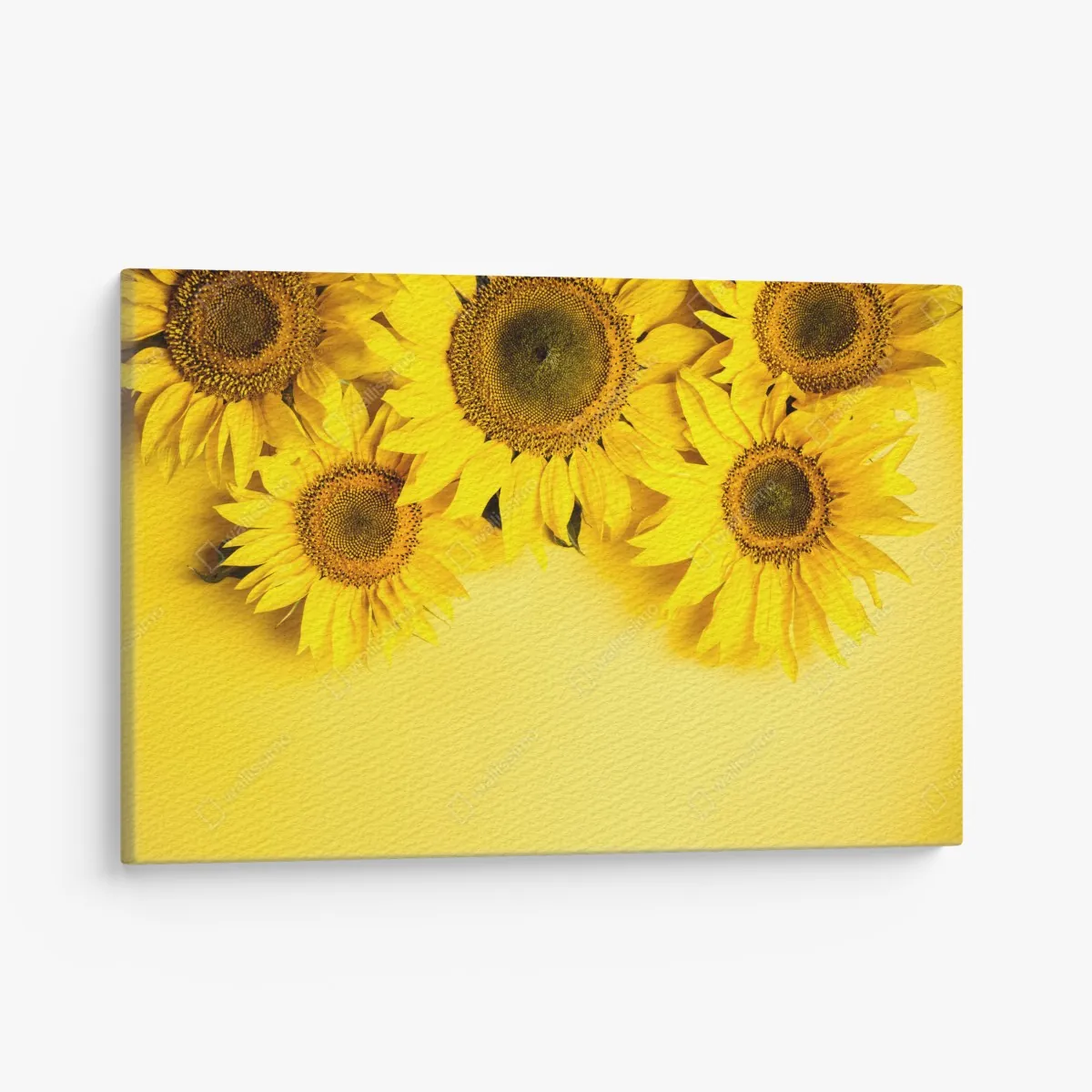 Obraz na płótnie jasny bukiet słoneczników na żółtym tle – Wallissimo® Obraz na płótnie jasny bukiet słoneczników na żółtym tle – Wallissimo®