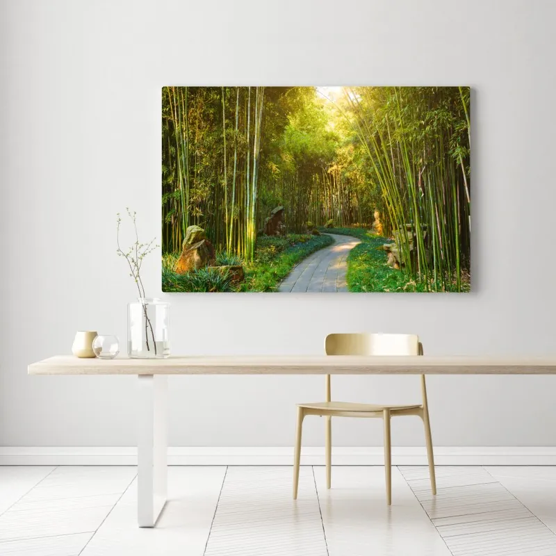 Obraz na płótnie spokojna ścieżka w bambusowym lesie – Wallissimo® Obraz na płótnie spokojna ścieżka w bambusowym lesie – Wallissimo®