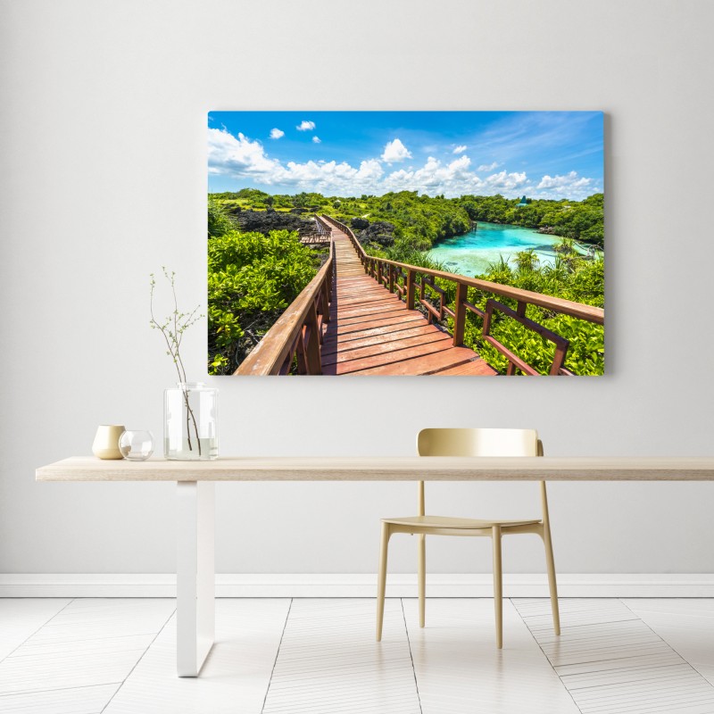 Obraz na płótnie tropikalna drewniana kładka nad turkusową laguną – Wallissimo® Obraz na płótnie tropikalna drewniana kładka nad turkusową laguną – Wallissimo®