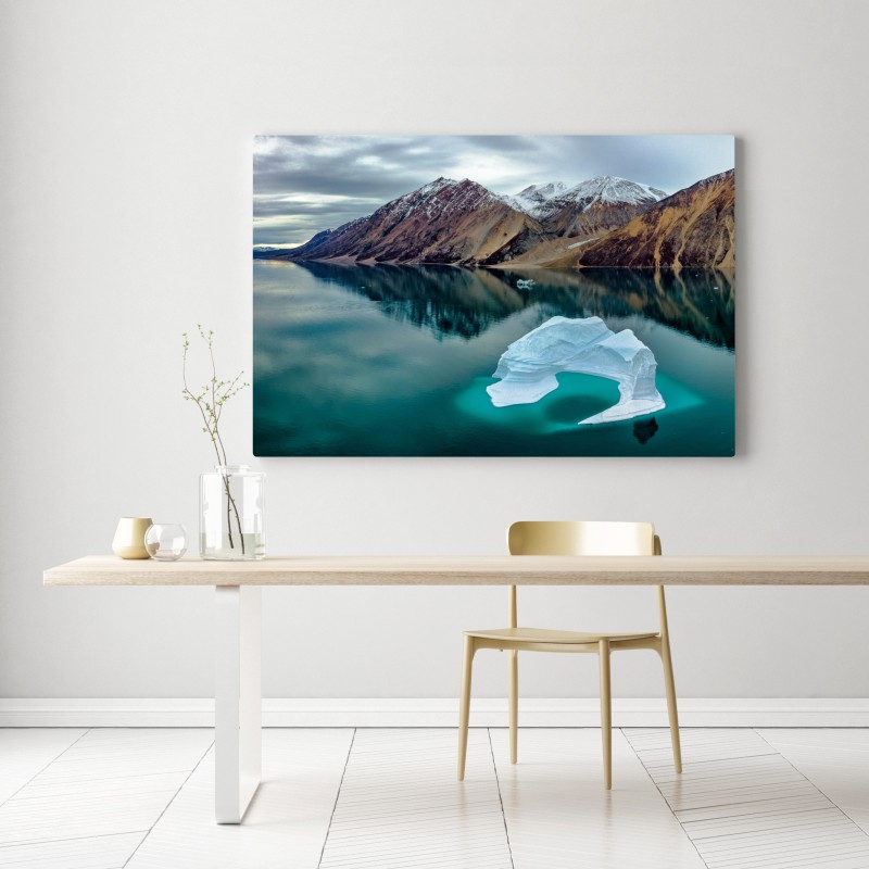 Obraz na płótnie góra lodowa i odbicia gór w turkusowej wodzie – Wallissimo® Obraz na płótnie góra lodowa i odbicia gór w turkusowej wodzie – Wallissimo®