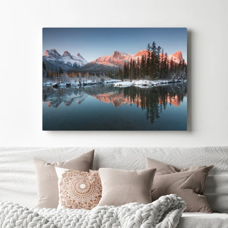 Obraz na płótnie górskie odbicie w porannym blasku – Wallissimo® Obraz na płótnie górskie odbicie w porannym blasku – Wallissimo®
