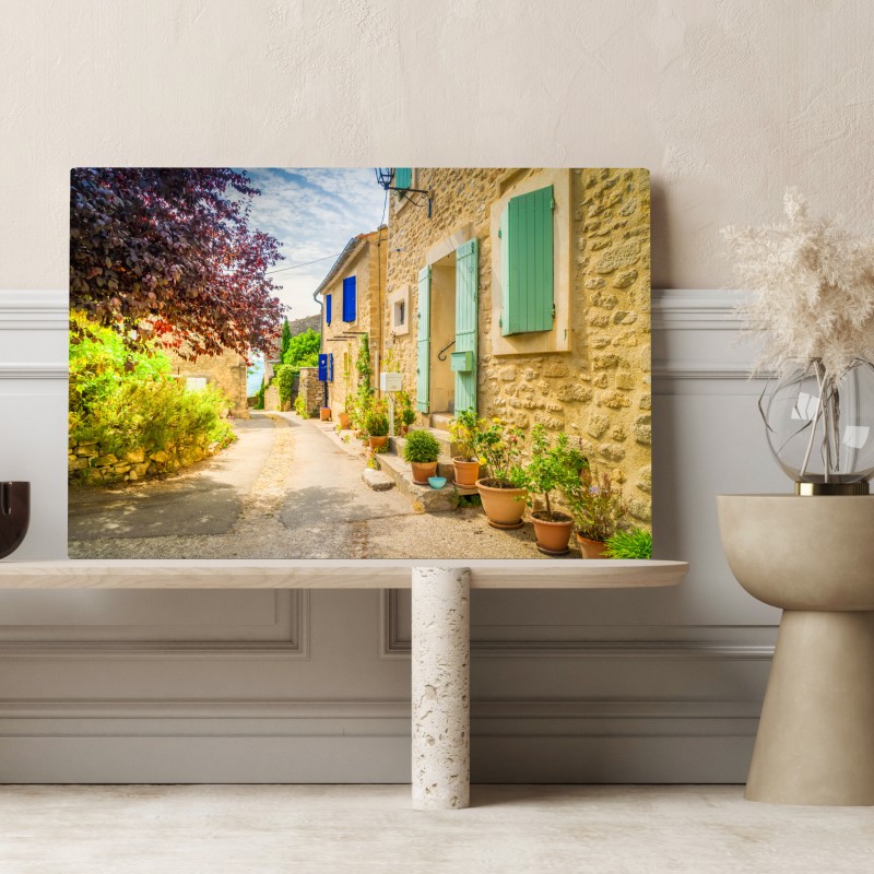 Obraz na płótnie słoneczna uliczka z kamiennymi domami i kolorowymi okiennicami – Wallissimo® Obraz na płótnie słoneczna uliczka z kamiennymi domami i kolorowymi okiennicami – Wallissimo®