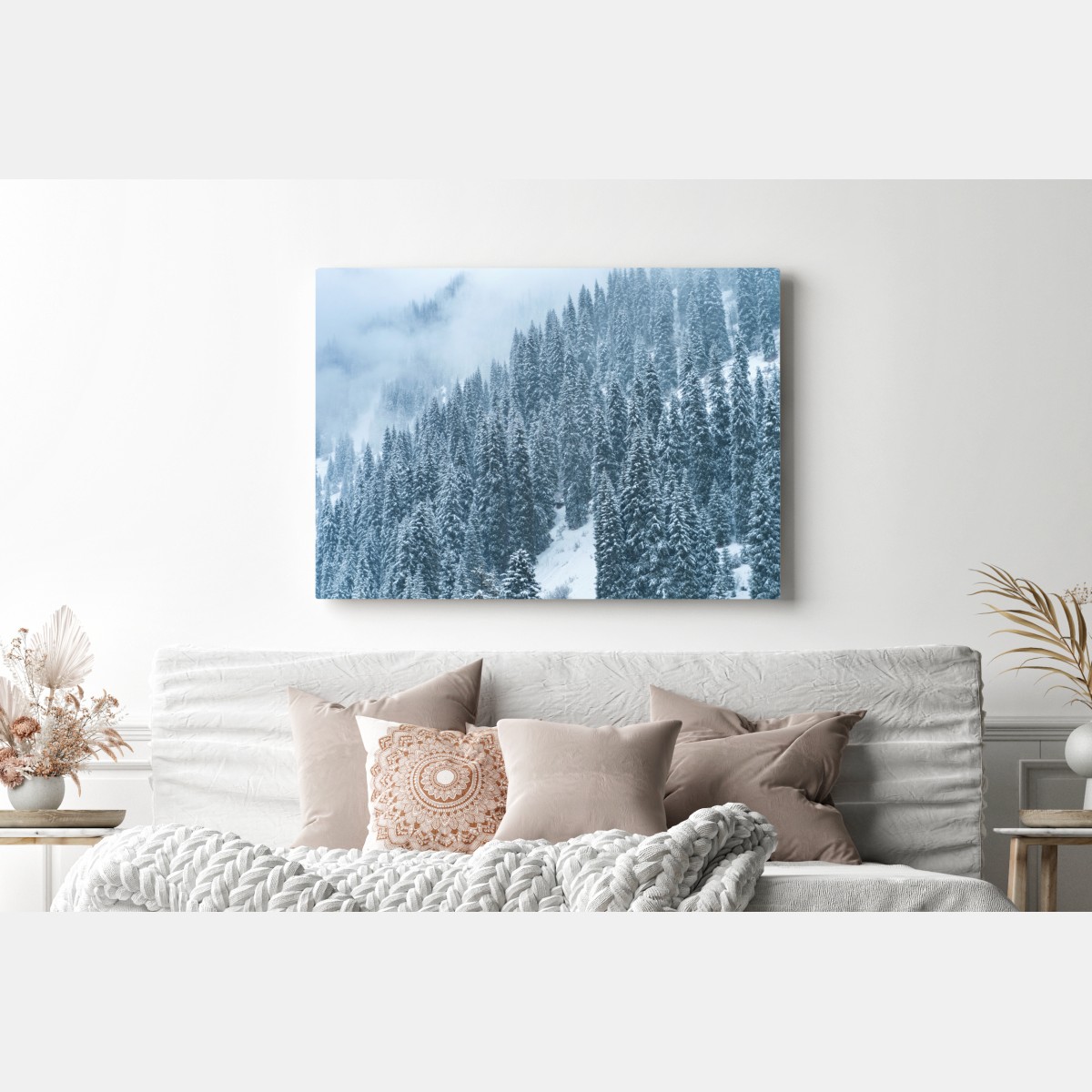 Obraz na płótnie mglisty ośnieżony las sosnowy – Wallissimo® Obraz na płótnie mglisty ośnieżony las sosnowy – Wallissimo®