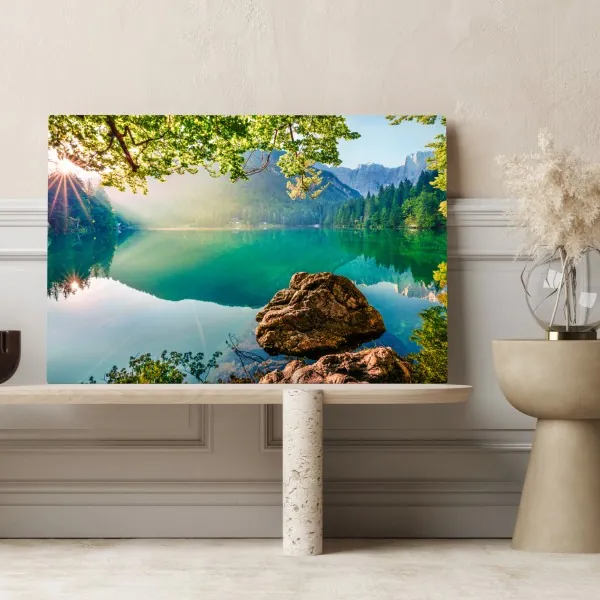 Obraz na płótnie poranek nad jeziorem Fusine z Mangartem – Wallissimo® Obraz na płótnie poranek nad jeziorem Fusine z Mangartem – Wallissimo®