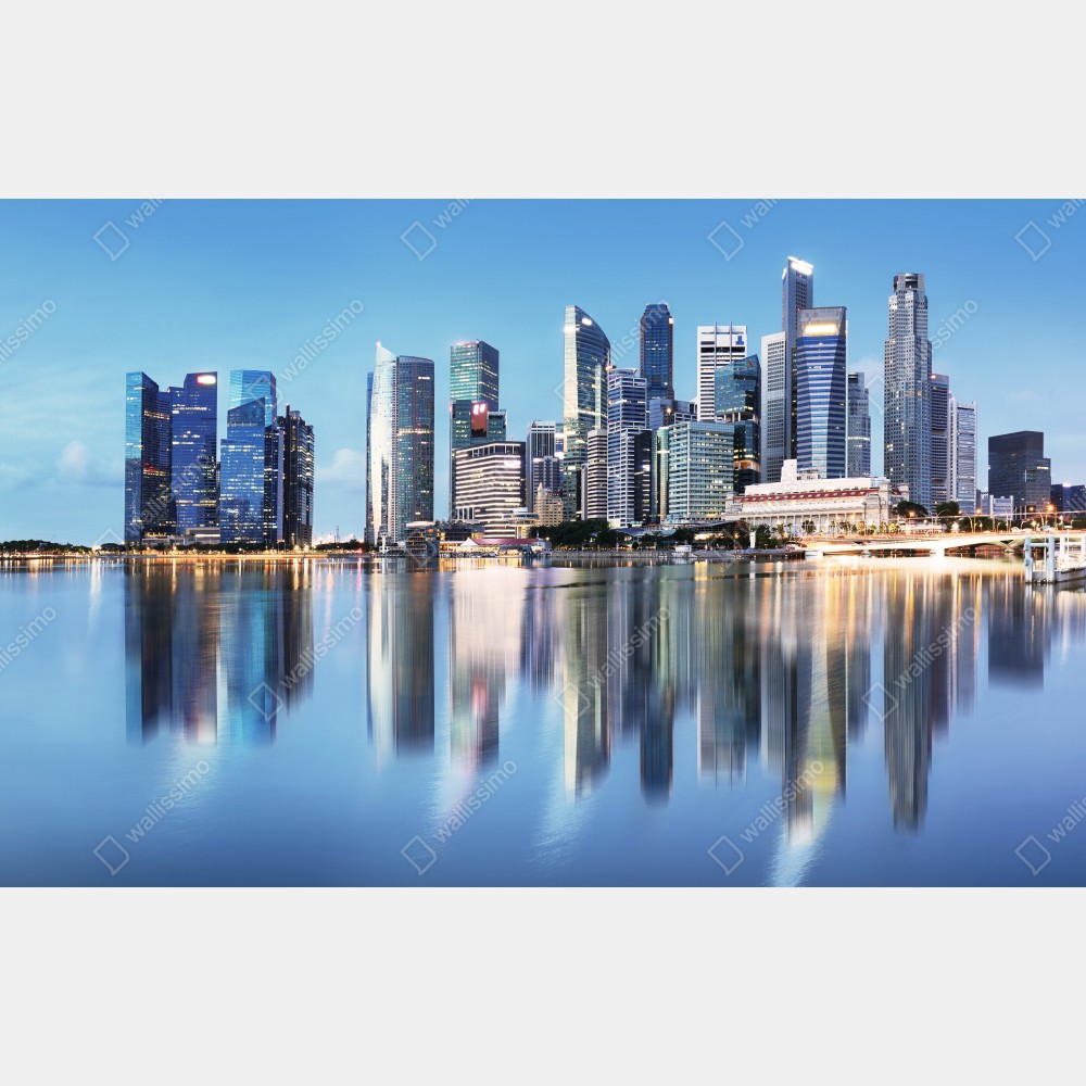Obraz na płótnie nowoczesna panorama miasta odbita w wodzie – Wallissimo® Obraz na płótnie nowoczesna panorama miasta odbita w wodzie – Wallissimo®