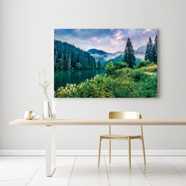 Obraz na płótnie mglisty wschód słońca nad Lacu Rosu – Wallissimo® Obraz na płótnie mglisty wschód słońca nad Lacu Rosu – Wallissimo®