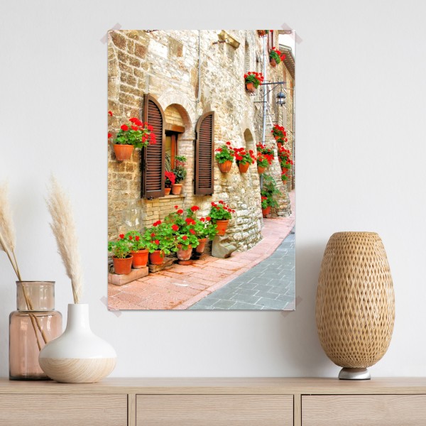 Plakat słoneczna kamienna uliczka z czerwonymi pelargoniami – Wallissimo® Plakat słoneczna kamienna uliczka z czerwonymi pelargoniami – Wallissimo®
