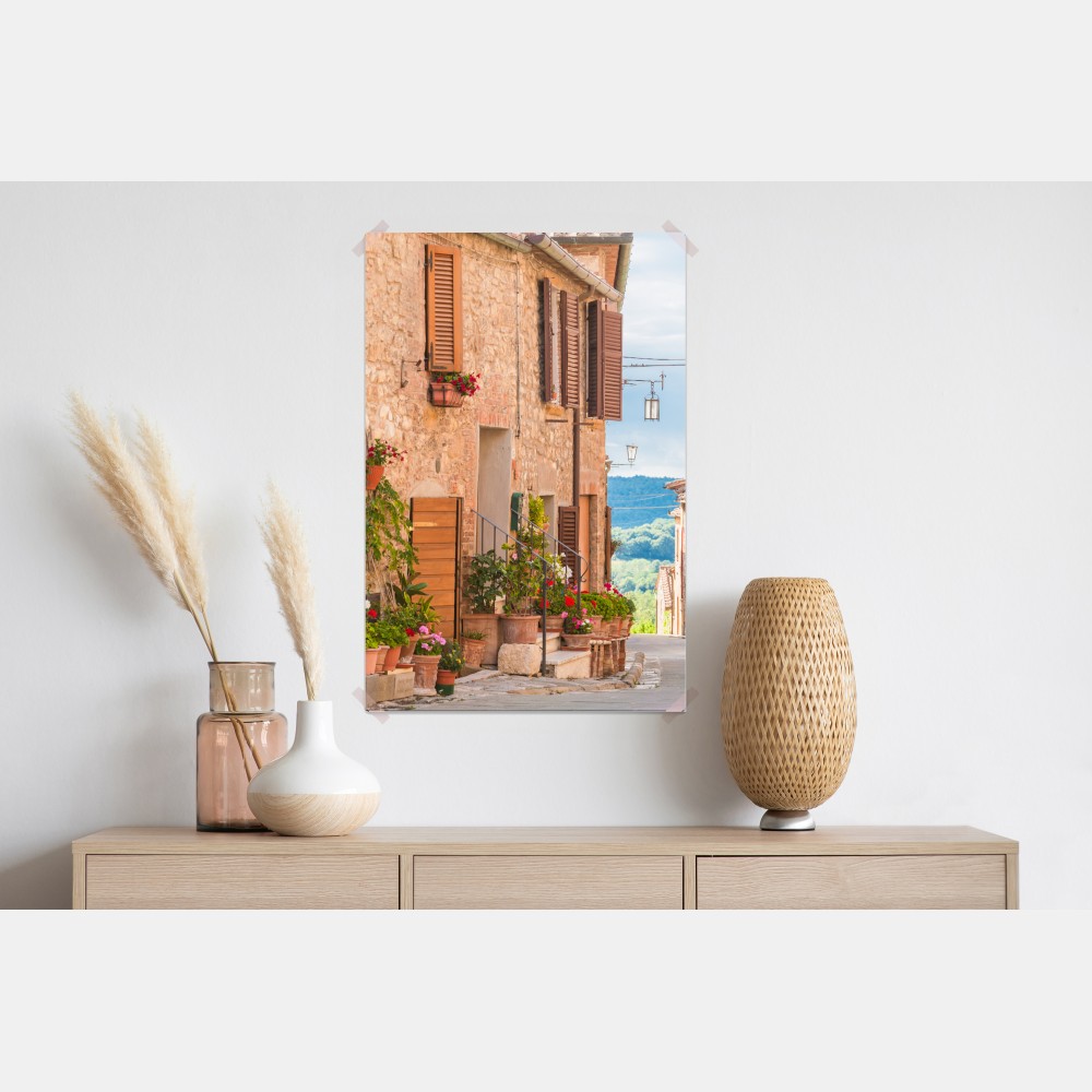 Plakat średniowieczna ulica w Toskanii z doniczkami z kwiatami – Wallissimo® Plakat średniowieczna ulica w Toskanii z doniczkami z kwiatami – Wallissimo®