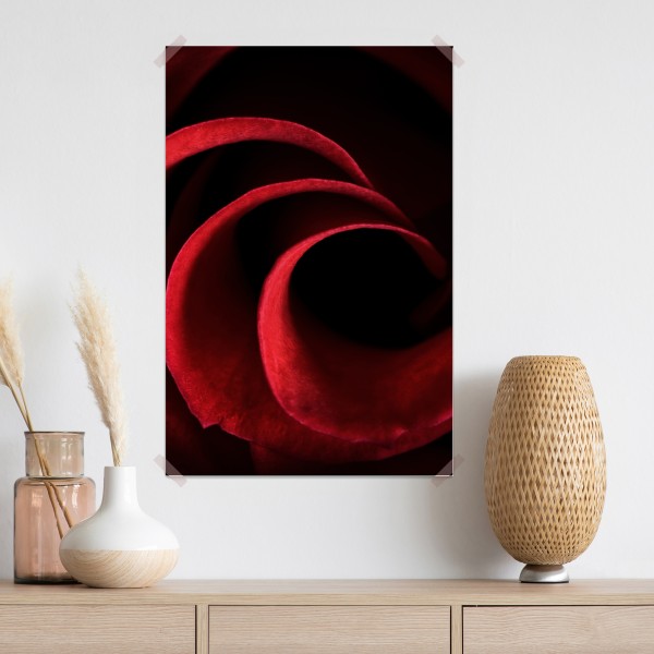 Plakat spirala głębokich czerwonych płatków róży – Wallissimo® Plakat spirala głębokich czerwonych płatków róży – Wallissimo®