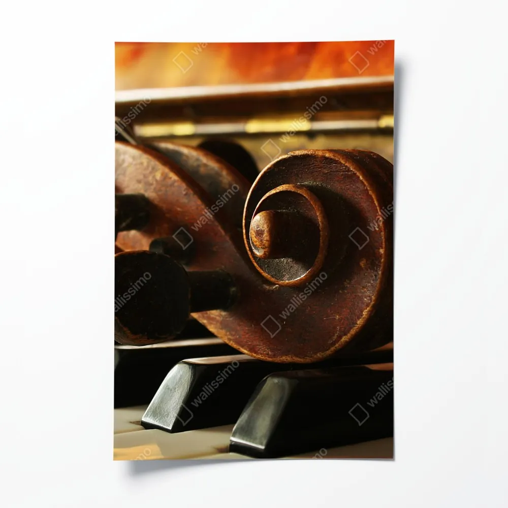 Plakat zabytkowa główka skrzypiec na klawiszach fortepianu – Wallissimo® Plakat zabytkowa główka skrzypiec na klawiszach fortepianu – Wallissimo®