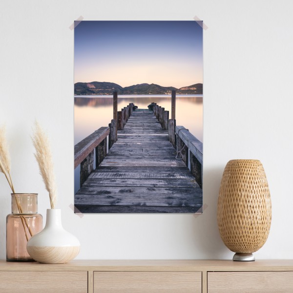 Plakat drewniany pomost nad jeziorem Versilia Massaciuccoli – Wallissimo® Plakat drewniany pomost nad jeziorem Versilia Massaciuccoli – Wallissimo®