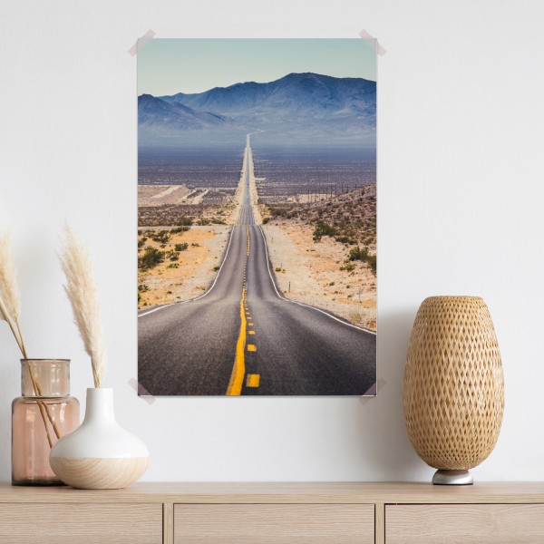 Plakat niekończąca się droga przez pustynię do gór – Wallissimo® Plakat niekończąca się droga przez pustynię do gór – Wallissimo®